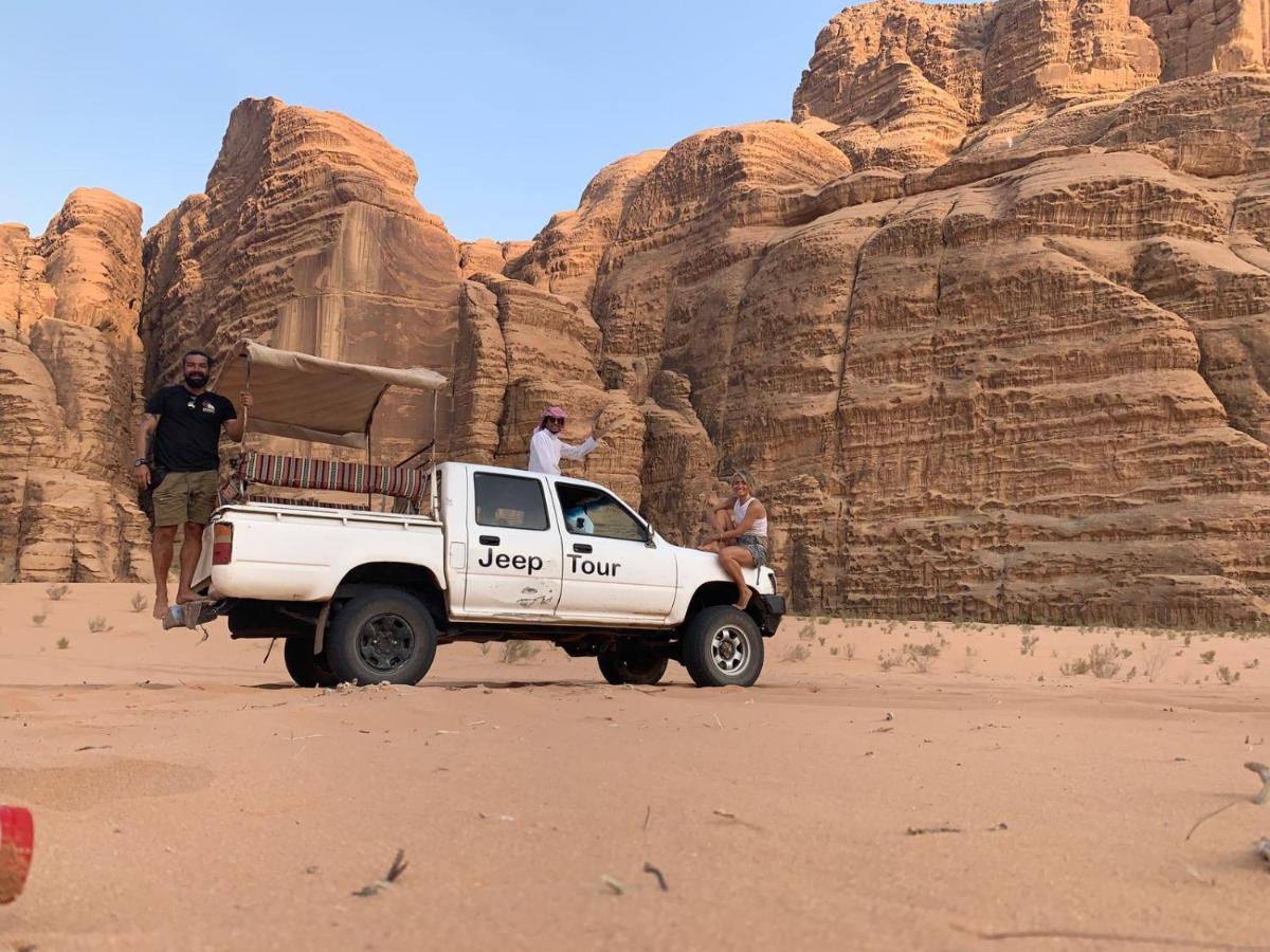 Star Camp & With Tor Hotel Wadi Rum Bagian luar foto