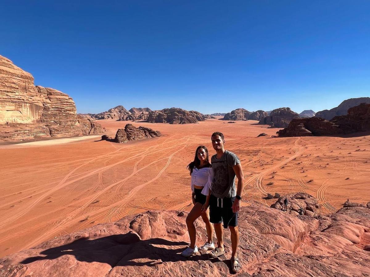 Star Camp & With Tor Hotel Wadi Rum Bagian luar foto