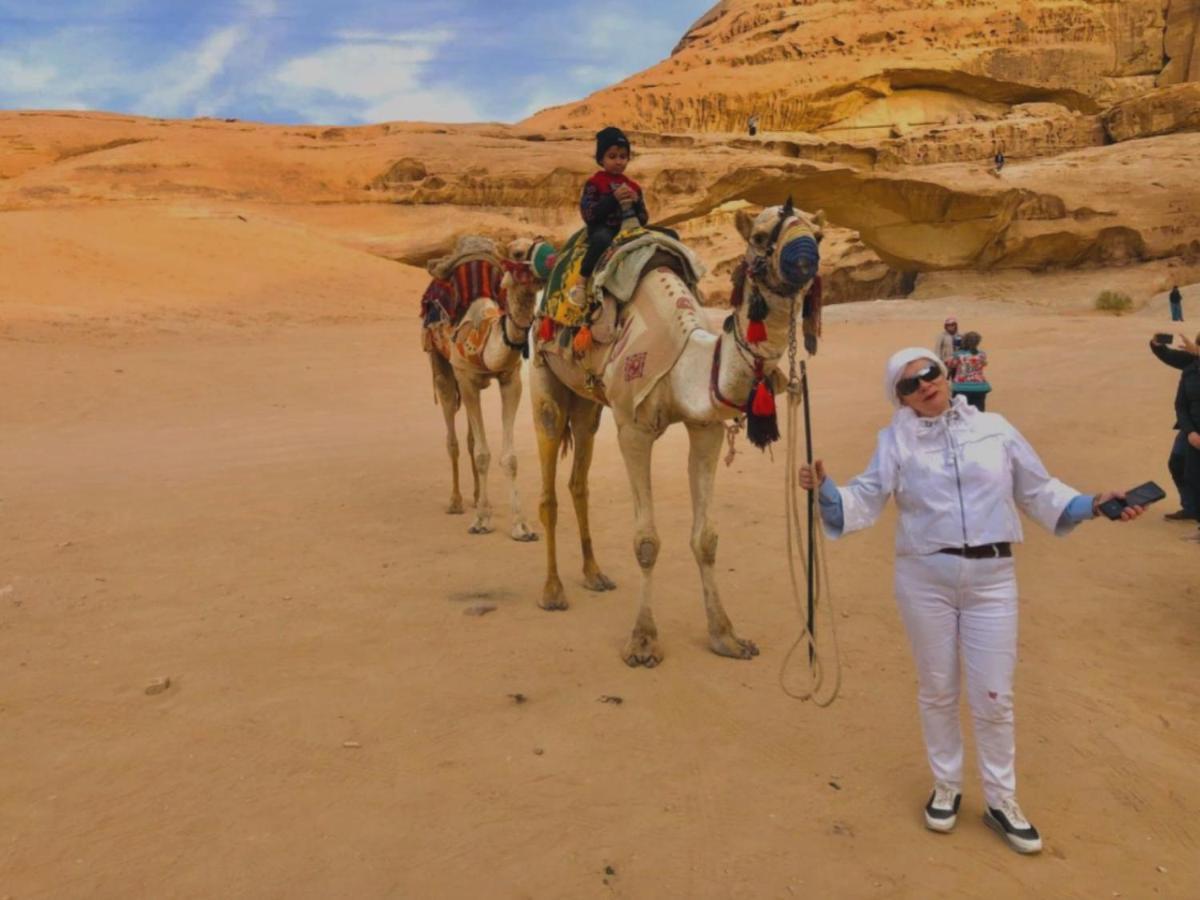 Star Camp & With Tor Hotel Wadi Rum Bagian luar foto