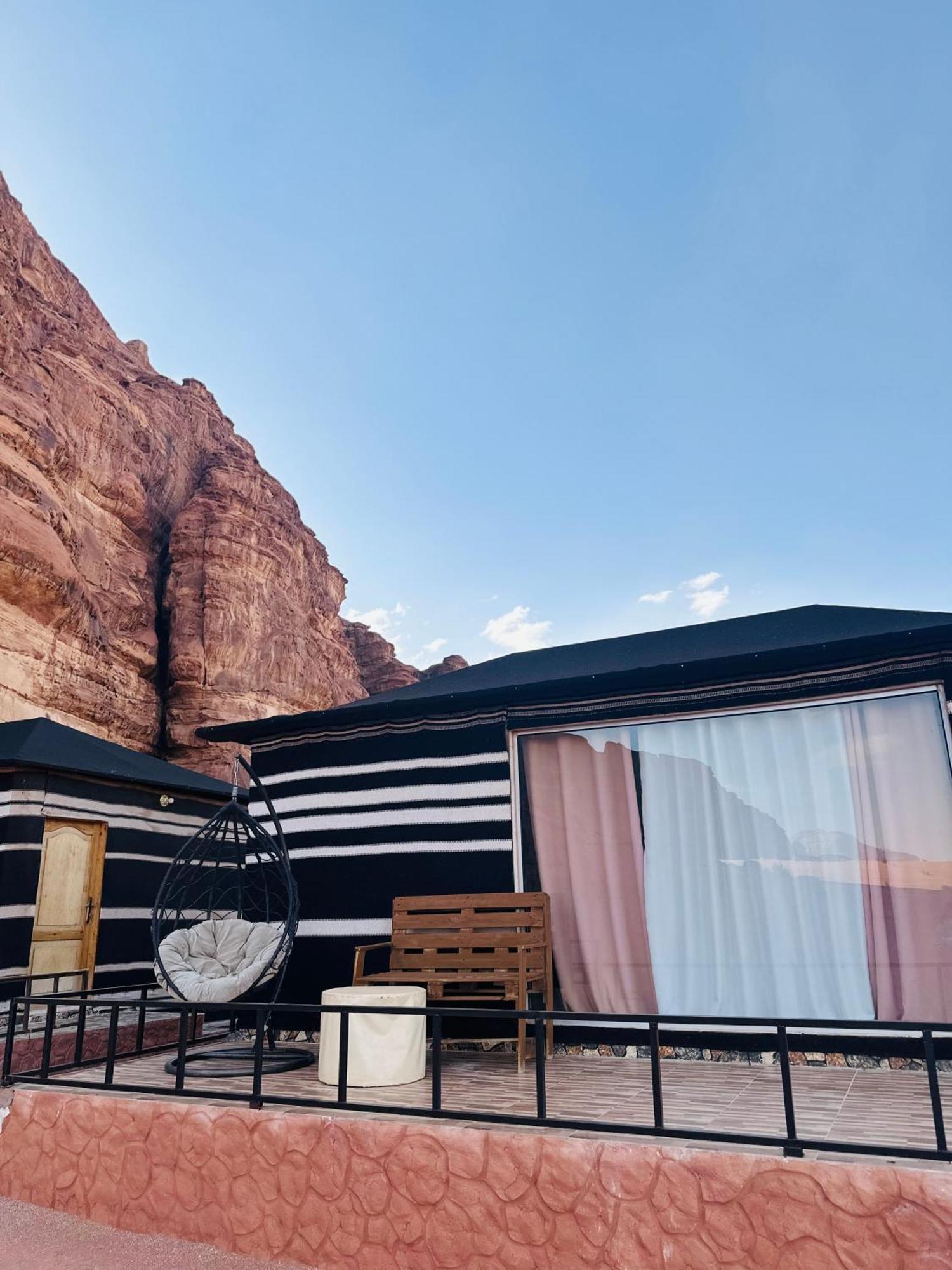 Star Camp & With Tor Hotel Wadi Rum Bagian luar foto