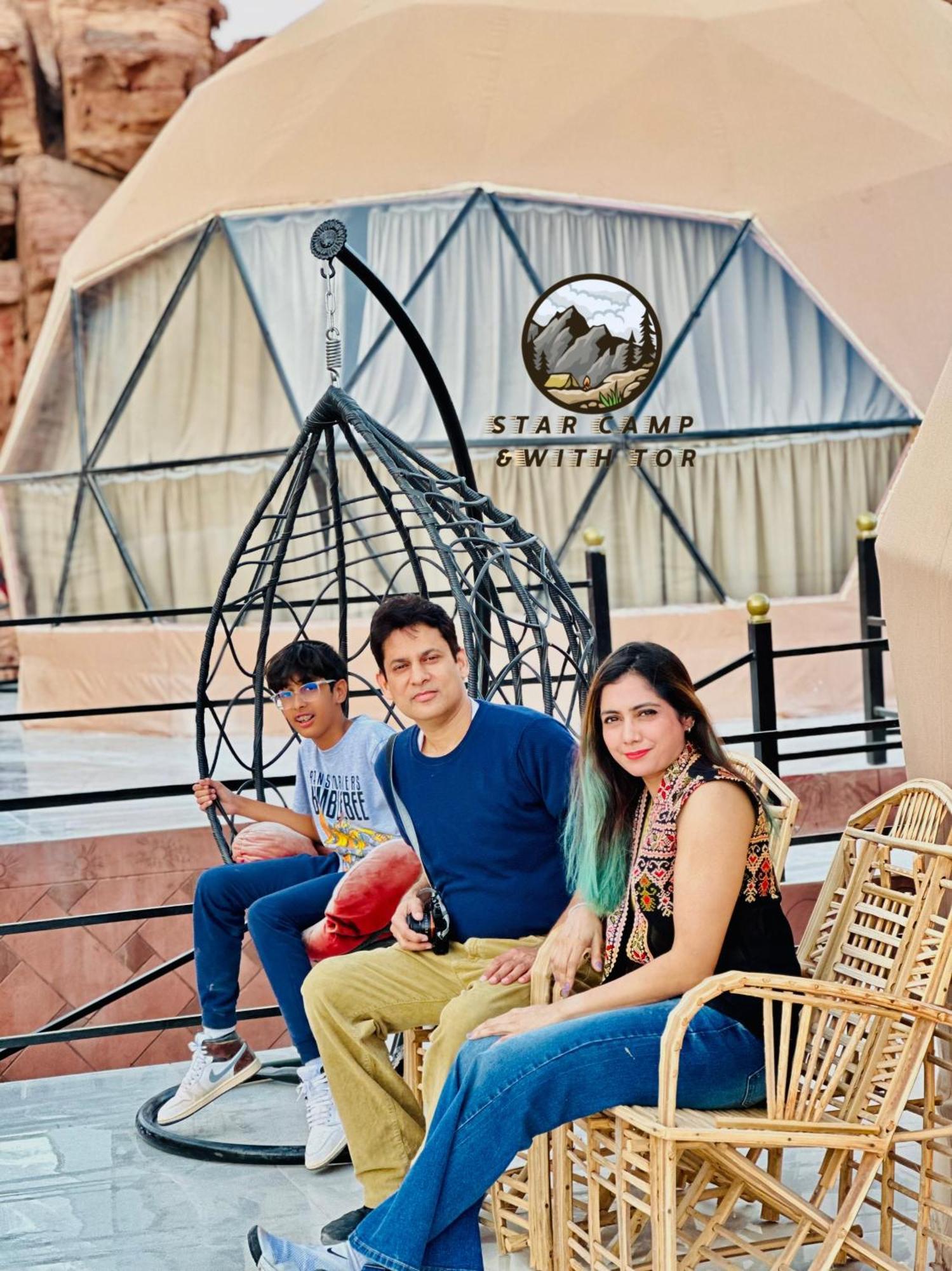 Star Camp & With Tor Hotel Wadi Rum Bagian luar foto